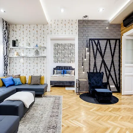 Spacious Designer With Premium Touches * Budapešť