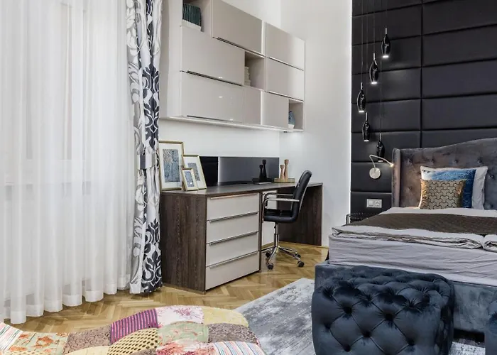 Spacious Designer With Premium Touches Appartement