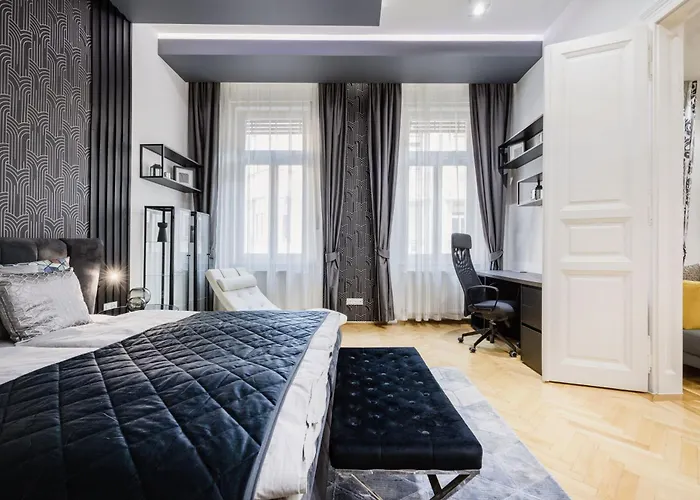Daire Spacious Designer With Premium Touches *